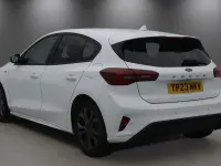Used Ford Focus ST-Line 125 HP (91 kW) 2023 White Hatchback