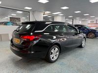 Used Vauxhall Astra Design Edition 136 HP (100 kW) 2017 Black Estate