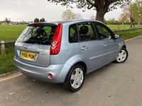 Used Ford Fiesta Zetec 74 HP (54 kW) 2006 Blue Hatchback