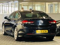 Second-hand Vauxhall Insignia SRi 2018 Albastru Hatchback