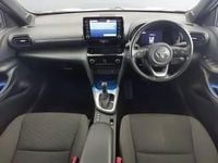 Used Toyota Yaris Hybrid Design 116 HP (85 kW) 2022 White Estate