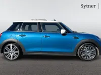 Usado Mini Cooper Exclusive 134 HP (98 kW) 2023 Azul Citadino