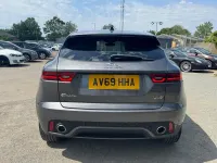 Używany Jaguar E-Pace Chequered Flag 180 KM (132 kW) 2019 Szary SUV