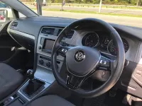 Używany VW Golf VII SE 122 KM (89 kW) 2014 Biały Hatchback