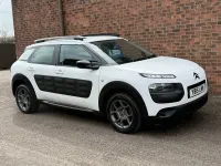 Used Citroën C4 Cactus Feel 82 HP (60 kW) 2015 White Hatchback
