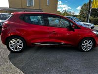 Used Renault Clio IV Dynamique 90 HP (66 kW) 2016 Red Hatchback