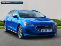 Begagnad Ford Focus Titanium 2022 Blå Halvkombi
