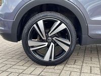 Usado VW T-Cross R-line 110 HP (80 kW) 2022 Cinzento SUV