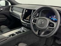 Usado Volvo XC60 Plus 247 HP (181 kW) 2025 Cinzento SUV
