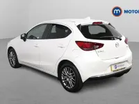 Używany Mazda 2 Inclusive 90 KM (66 kW) 2022 Biały Hatchback