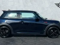 Usado Mini Cooper Hatch 136 HP (100 kW) 2022 Preto Citadino