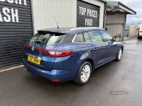 Usado Renault Mégane GrandTour Dynamique 110 HP (80 kW) 2017 Azul Carrinha