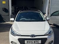 Used Hyundai i20 Premium SE 100 HP (73 kW) 2015 White Hatchback