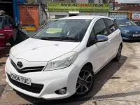 Used Toyota Yaris Trend 99 HP (72 kW) 2014 White Hatchback