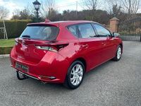 Used Toyota Auris Business Edition 112 HP (82 kW) 2016 Red Hatchback
