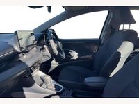 Used Toyota Yaris Hybrid 116 HP (85 kW) 2023 White Hatchback