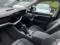 used VW Touareg 3.0 TSI eHybrid 4Motion Elegance 5dr Tip Auto - 2023 (73)