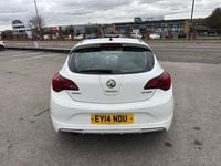 Used Vauxhall Astra SRi 165 HP (121 kW) 2014 White Hatchback