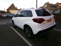 Second-hand Suzuki Vitara SZ-T 2019 Alb Hatchback
