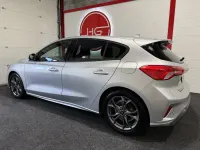 Usado Ford Focus ST-Line 120 HP (88 kW) 2021 Prateado Citadino