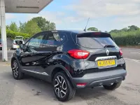 Used Renault Captur Dynamique 90 HP (66 kW) 2016 Black SUV