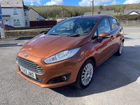Used Ford Fiesta Titanium 125 HP (91 kW) 2013 Yellow Hatchback