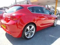 Used Vauxhall Astra Edition 140 HP (102 kW) 2016 Red Hatchback