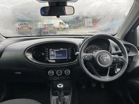 Used Toyota Aygo X PURE 72 HP (52 kW) 2023 White SUV