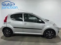 Begagnad Peugeot 107 68 HK (50 kW) 2009 Silver Halvkombi