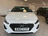 Used Hyundai i30 SE 120 HP (88 kW) 2017 White Hatchback