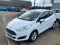 Used Ford Fiesta Zetec 82 HP (60 kW) 2015 White Hatchback