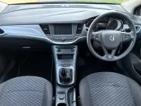 Second-hand Vauxhall Astra Design Edition 105 CP (77 kW) 2019 Albastru Break
