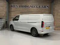 Begagnad Ford Transit Custom Limited 150 HK (110 kW) 2024 Silver Van