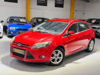 Used Ford Focus Zetec 2013 Red Hatchback