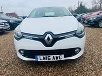 Used Renault Clio IV Dynamique 90 HP (66 kW) 2016 White Hatchback