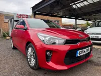 Begagnad Kia Rio 99 HK (72 kW) 2018 Röd Halvkombi