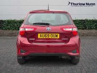 Used Toyota Yaris Hybrid 101 HP (74 kW) 2019 Red Hatchback