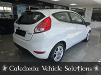 Used Ford Fiesta Zetec 82 HP (60 kW) 2016 White Hatchback