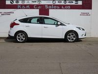 Used Ford Focus Zetec 125 HP (91 kW) 2013 White Hatchback