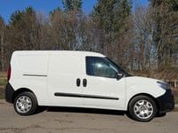 Used Fiat Doblò 90 HP (66 kW) 2016 White MPV