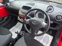 Begagnad Toyota Aygo 68 HK (50 kW) 2014 Röd Halvkombi