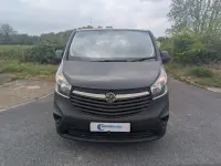 Second-hand Vauxhall Vivaro 95 CP (69 kW) 2017 Negru Monovolum
