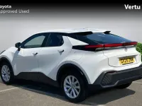 Used Toyota C-HR 140 HP (102 kW) 2025 White SUV