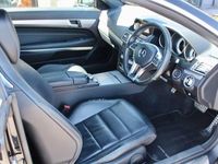 Second-hand Mercedes E200 AMG line 184 CP (135 kW) 2016 Negru Cabrio
