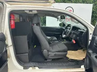 Used Toyota HiLux Active 150 HP (110 kW) 2018 White Pickup