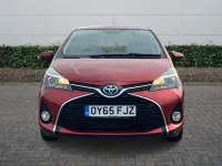Used Toyota Yaris 100 HP (73 kW) 2015 Red Hatchback