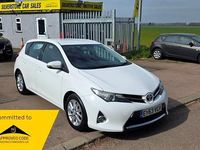 Used Toyota Auris 2013 White Hatchback