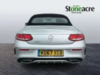 Usado Mercedes C220 AMG line 168 HP (123 kW) 2018 Prateado Cabrios