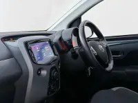 Usado Toyota Aygo X-play 72 CV (52 kW) 2021 Gris Utilitario