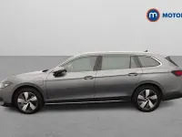 Usado VW Passat Life 204 HP (150 kW) 2025 Cinzento Carrinha